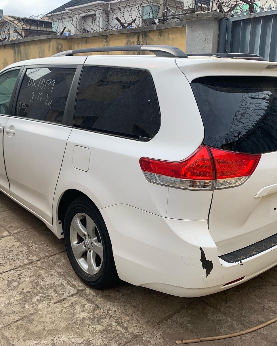 bojsgarage's tweet photo. 2012 TOYOTA Sienna available for sale. #buysellfixyourcar #bojsgarage https://t.co/wMZ6YPK43l