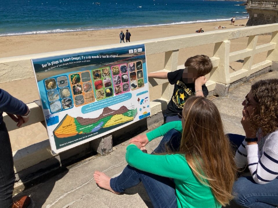 Chr_Lucas35's tweet photo. #EDD/ Présentation de leur aire marine éducative (#AMER) par les élèves de l'école publique Alain Colas (Dinard) aux congressistes de l'@AncpAf. Merci au référent d'Escale Bretagne, Benoît Le Foulgoc. 
@acrennes @edd_acrennes @DAACBretagne @DSDEN_35
@LucasSophie7 @DidotStephanie https://t.co/7qJ8J8vWUG