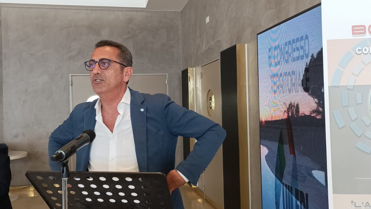 UILFPLTARANTO's tweet photo. Momento conclusivo a cura del Segretario Nazionale UIL FPL, Davide De Gregorio

#congressoterritoriale2022 #UILFPLTARANTO #UILFPL https://t.co/T7uyIcQgre