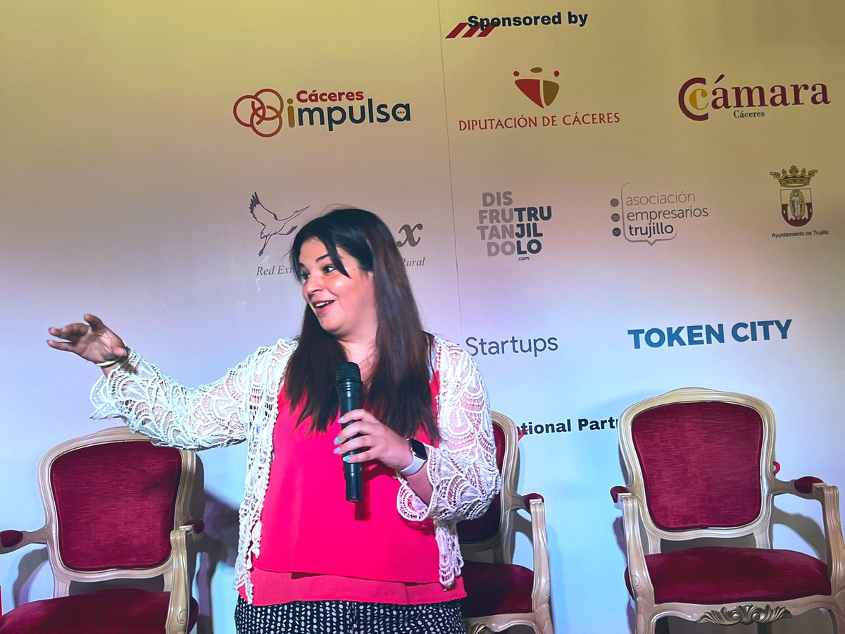 Ahora, en #FoundersDayTrujillo recibimos a <a href="/Fatima_Mulero/">Fátima</a> , fundadora y CEO de <a href="/auTICmo/">auTICmo (Academy)</a> 👏🏼

Síguelo youtu.be/zRKZ0BFTIrc