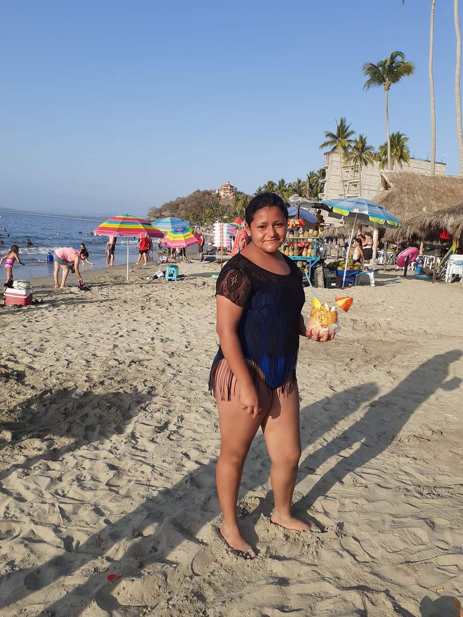 TacoDeHojo's tweet photo. Linda belleza en #bikini #piernasricas #Piernalgotas #caliente #putiesposá https://t.co/SU4kzgAXjO