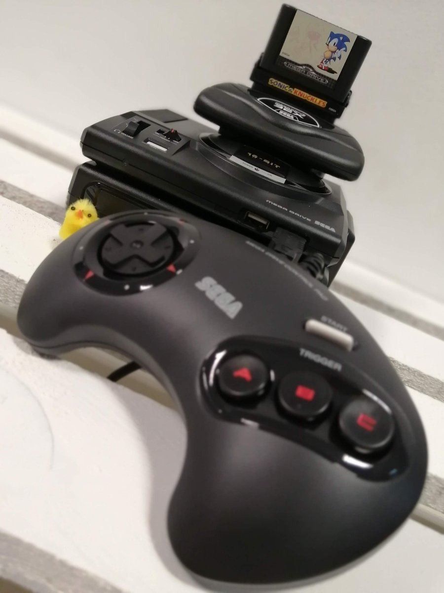 ¡Feliz día del orgullo friki! 🐥🥳👾
¡Para celebrarlo os traemos un sorteo de la SEGA Mega Drive Mini + Tower Mini! ¡La teníamos guardada para una ocasión así!

Para participar...
🦔 FOLLOW
🦔 LIKE + RT

*Solo España. Hasta 31/5/22. No válidas cuentas de concursos. 🐥 incluido.