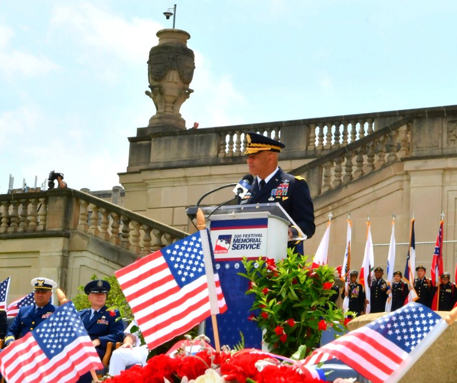 500Festival's tweet photo. Join us on the steps of the Indiana War Memorial this Thursday at 4 pm for The American Legion 500 Festival Memorial Service as we take time to honor the fallen heroes and their families, and pay tribute to those who gave the ultimate sacrifice | #500memservice https://t.co/84uwfJvLsA