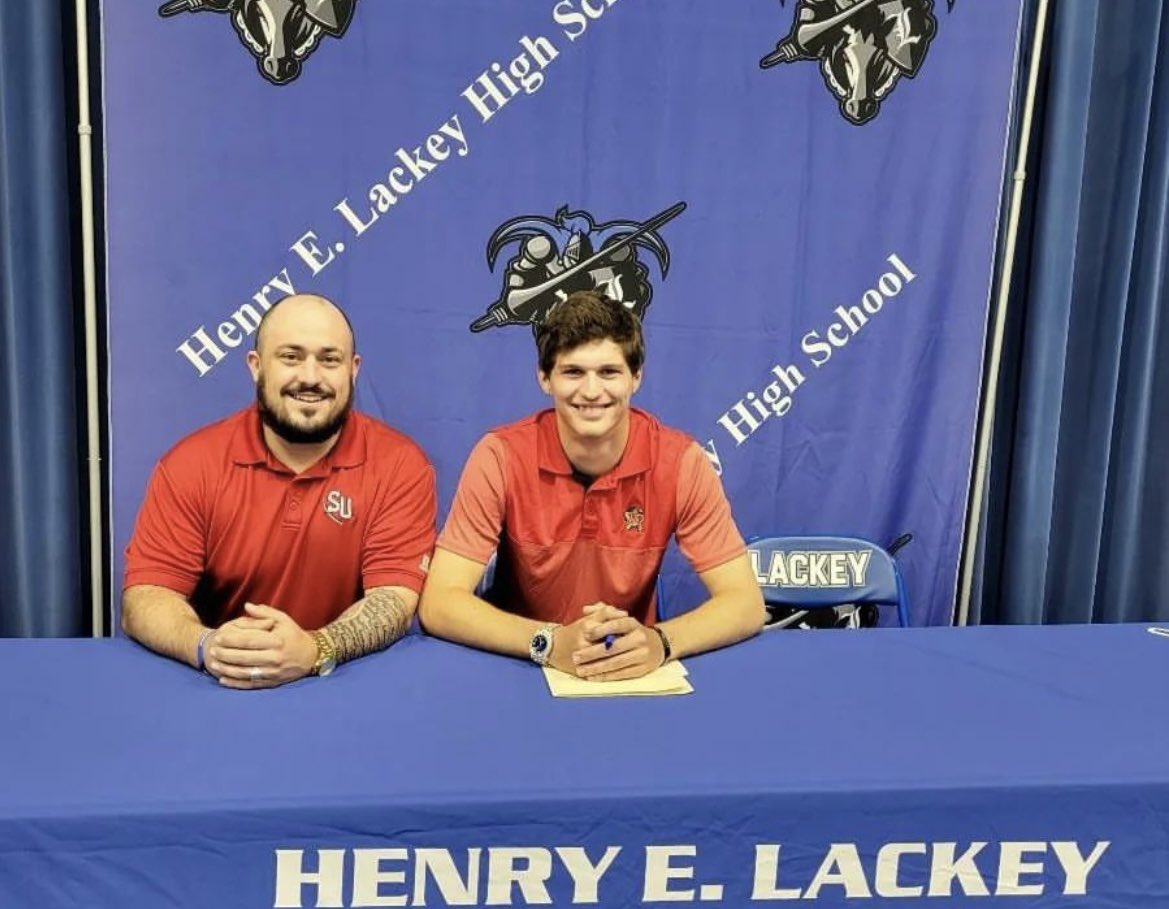 CoachCregan's tweet photo. Congrats to our Seniors that are going on to the Next Level📚🏈 #ncaa https://t.co/mnVttNI3xI