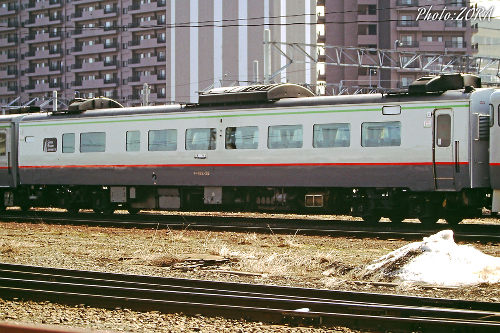 キハ183なのに幌やジャンパ線がキハ400に合わせたからキハ183と連結