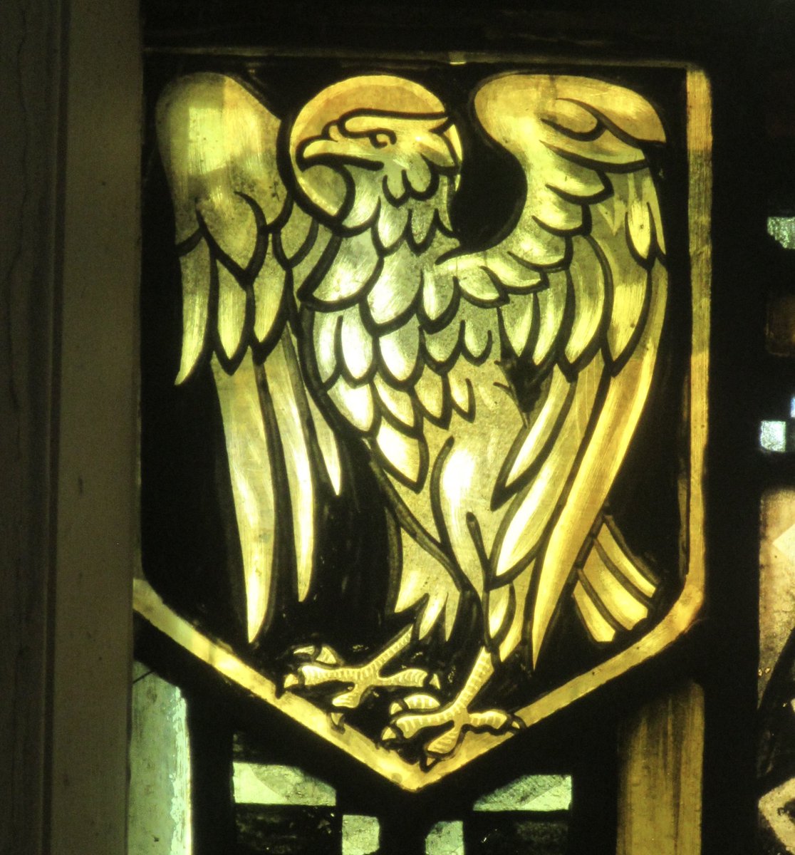 jeelyeater1's tweet photo. #EyeSpyInChurches #AnimalsInChurchesHour #stainedglass By #StephenAdam in Kilmun church @HKilmun https://t.co/3or99XS27a