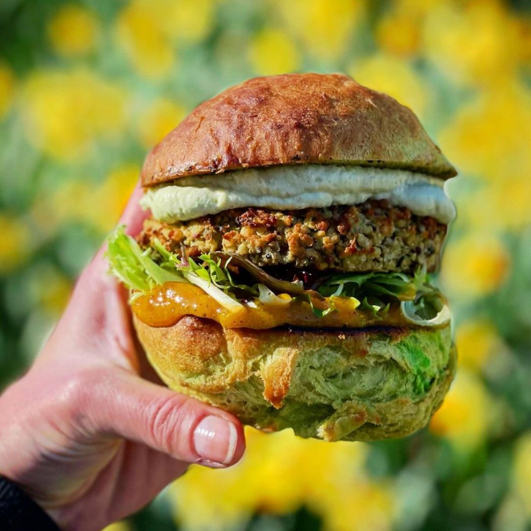 we're back in guildford on 12th june, where we'll be joined by the wonderful pomodoro e basilico who will have plenty of tasty burgers in a range of flavours and delicious handmade pomo bars for a sweet treat!

🤍 ethicalveganevents.co.uk/market-info