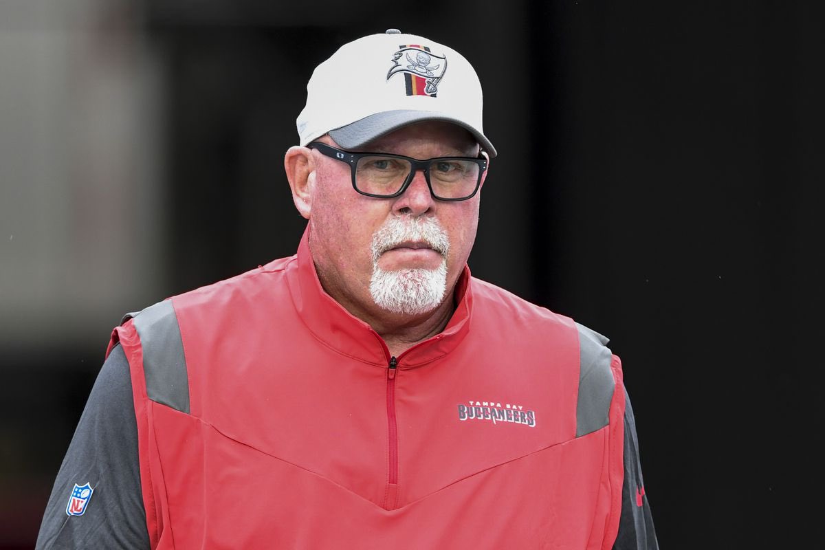 JM_OLine_Camp's tweet image. Don’t forget to tune into @937theFan today at 1pm to hear from #SuperBowl winning Coach BA - @BruceArians talking about camp &amp;amp; his coaching time with Joe Moore