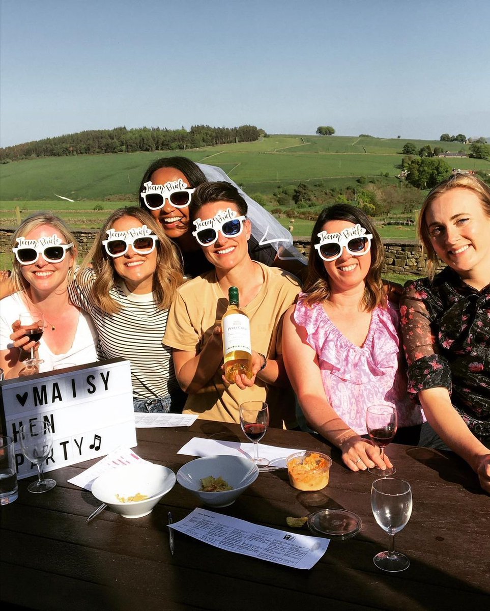 PeakVenues's tweet photo. Hen party wine testing, alfresco style in the Peak District 💃🏻🍷

This bunch had a wonderful afternoon in the sunshine with Ingrid from Peak Wine Tasting at our property Lapwing Barns

🍇

📸  @peakwinetasting

#peakvenues #henpartyweekend https://t.co/fx760qAa4n