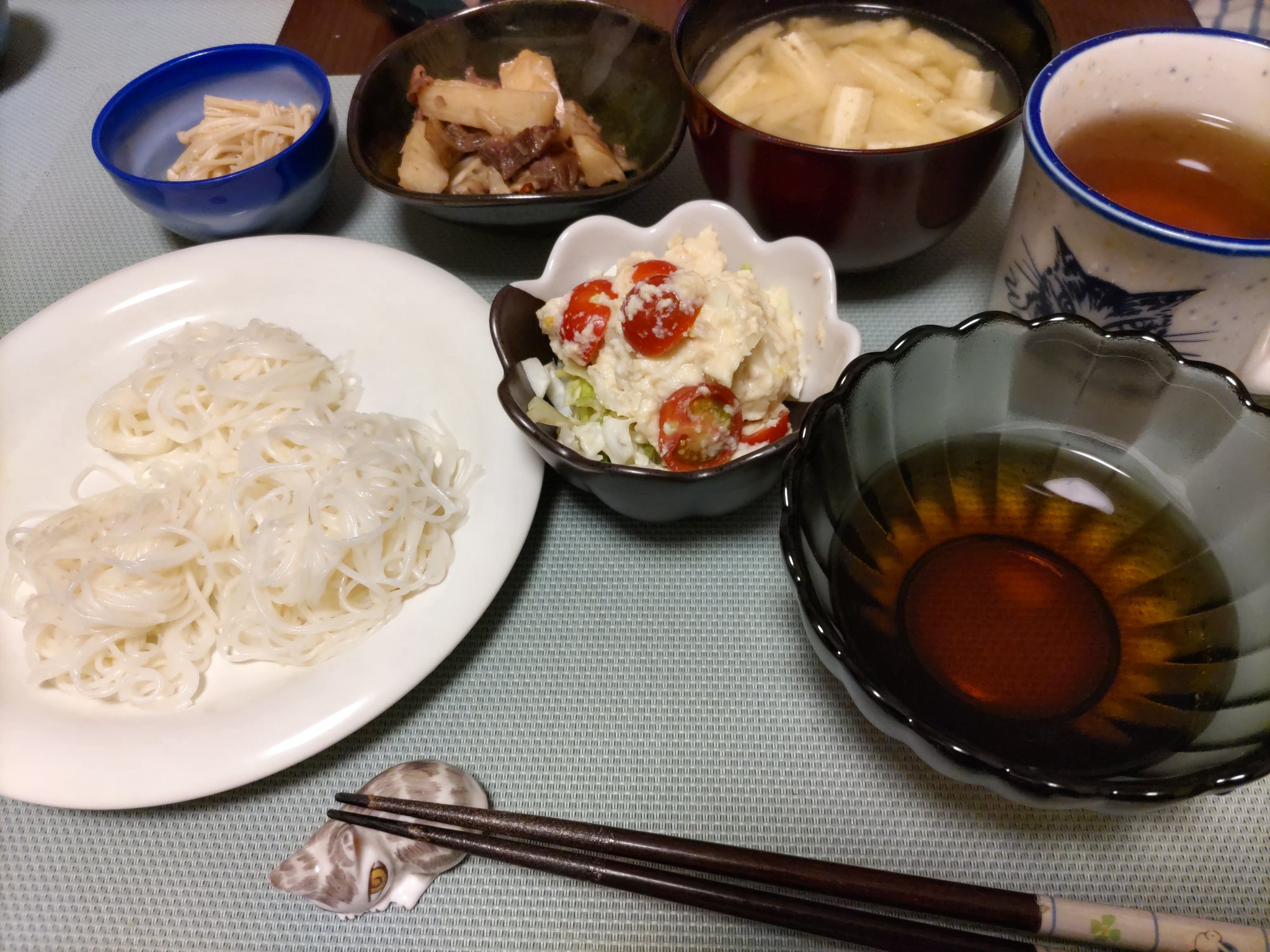 月と太陽 お米た炊くの忘れてしまったので お素麺 おからパウダーサラダ ポテサラ風って思ってたけど もしかしたら洋風 卯の花だったのかもしれない 牛蒡と山芋と牛肉の炒めもの 麺つゆとバターだけで美味しいなんて 有能 T Co