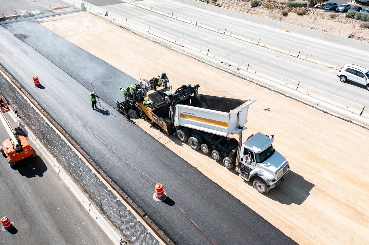 Geneva_Rock's tweet photo. This is what decades of experience looks like 😎
.
.
#GenevaRock #ClydeCompanies #BuildBetter #UtahConcrete #UtahHomeBuilder #UtahLandscape #UtahContractor #WeBuildUtah https://t.co/oc8EOzSgvF