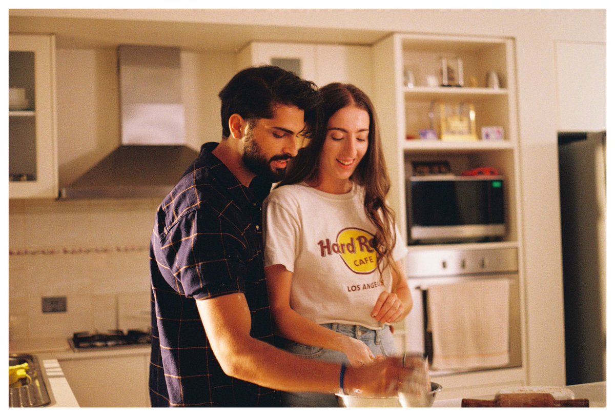 AselaDS's tweet photo. BTS shots from a shoot directed by Ash Sran for K Atwal Music.

💃🏽 Annie Stojkovski
🕺🏽 Sunny Hari

🎞 #fujixtrasuperia400 #kodakportra800
📷 #leicam4p #zeiss50mmf2zm https://t.co/pDwK741QS6