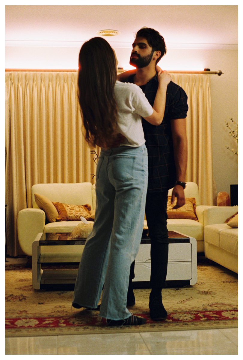 AselaDS's tweet photo. BTS shots from a shoot directed by Ash Sran for K Atwal Music.

💃🏽 Annie Stojkovski
🕺🏽 Sunny Hari

🎞 #fujixtrasuperia400 #kodakportra800
📷 #leicam4p #zeiss50mmf2zm https://t.co/pDwK741QS6