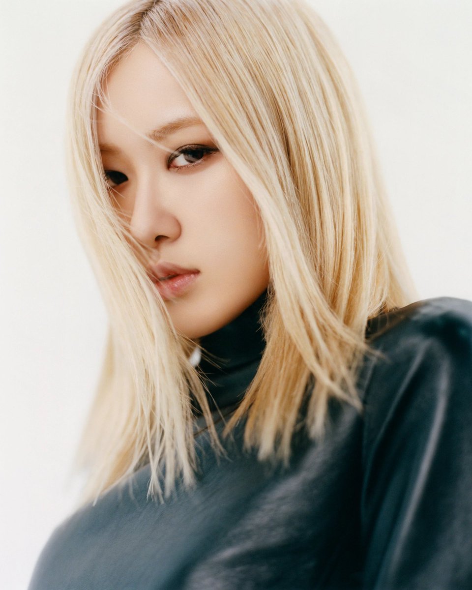 blackpinkbabo's tweet photo. Rosé for Rolling Stone 🤍 “Blackpink is family forever. I don’t think it’ll ever end” https://t.co/OYQixMlMXz