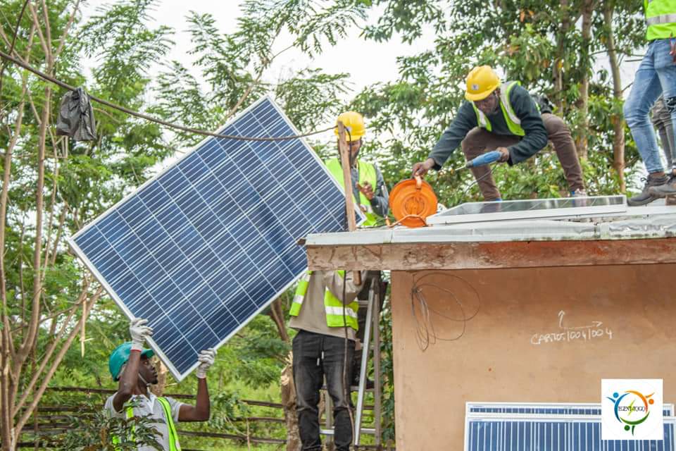 Avec l'effort du #gouvernement #togolais, le #solaire décolle progressivement et que d'ici 2030 nous atteindrons 100% pour le taux d'électrification..
#PND
Yes it is possible !
Que chacun apporte sa pierre!