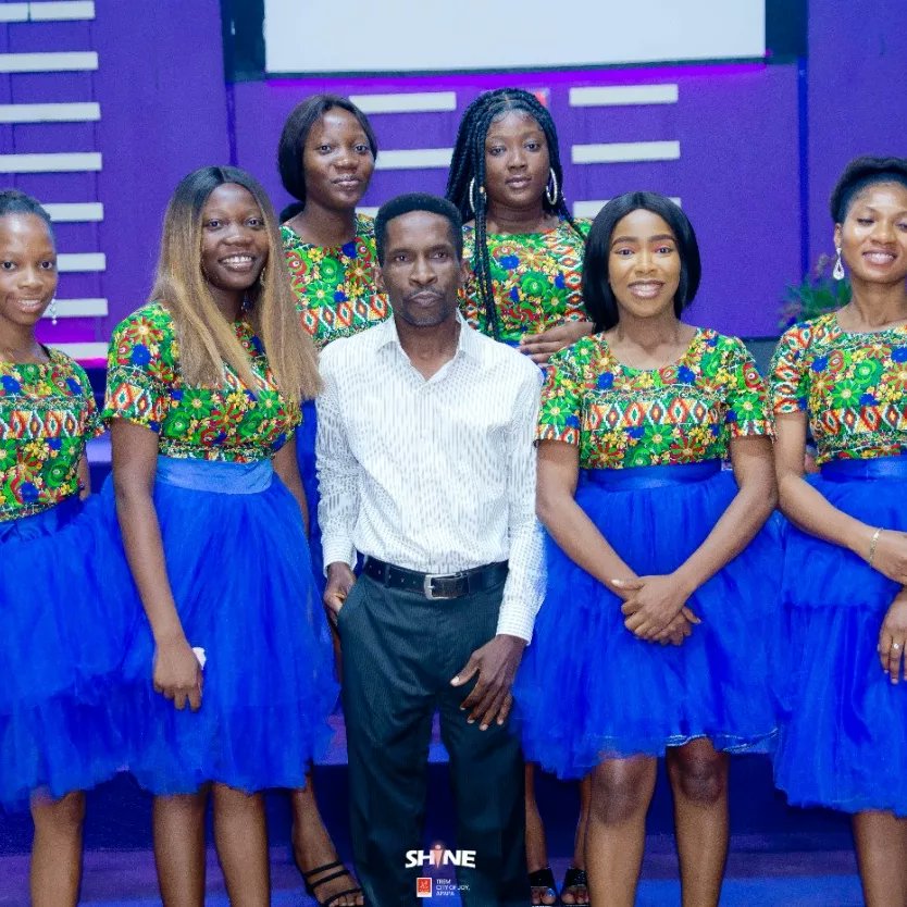tremcojrtc's tweet photo. Our greeters were also looking ravishingly beautiful 🥰 on Sunday #STANDOUT2022 Grand finale.
Not only shining but with style.
#SHINE
#STANDOUT2022
#TREM
#TREMCOJAPAPA https://t.co/Lx1eydbB2p