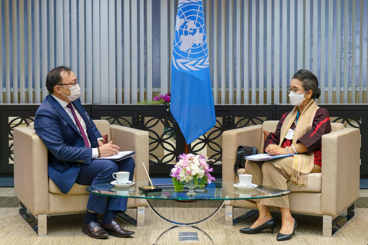 Engaging chat with <a href="/ITTLLDC/">Think Tank 4 LLDCs</a> Exec. Director Dulguun on advancing the implementation of the Vienna Programme of Action. <a href="/UNESCAP/">United Nations ESCAP</a> is supporting 12 Asian landlocked developing countries on #VPoA priority areas such as transport, connectivity and trade facilitation.

#LLDCs #CS78