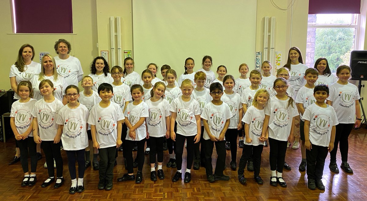 Rishworth1724's tweet photo. And they're off! Good luck to our amazing Heathfield Young Voices Choir, who are performing at the Manchester AO Arena today 🎤🎶 @YVconcerts https://t.co/0NAMOGUSVY