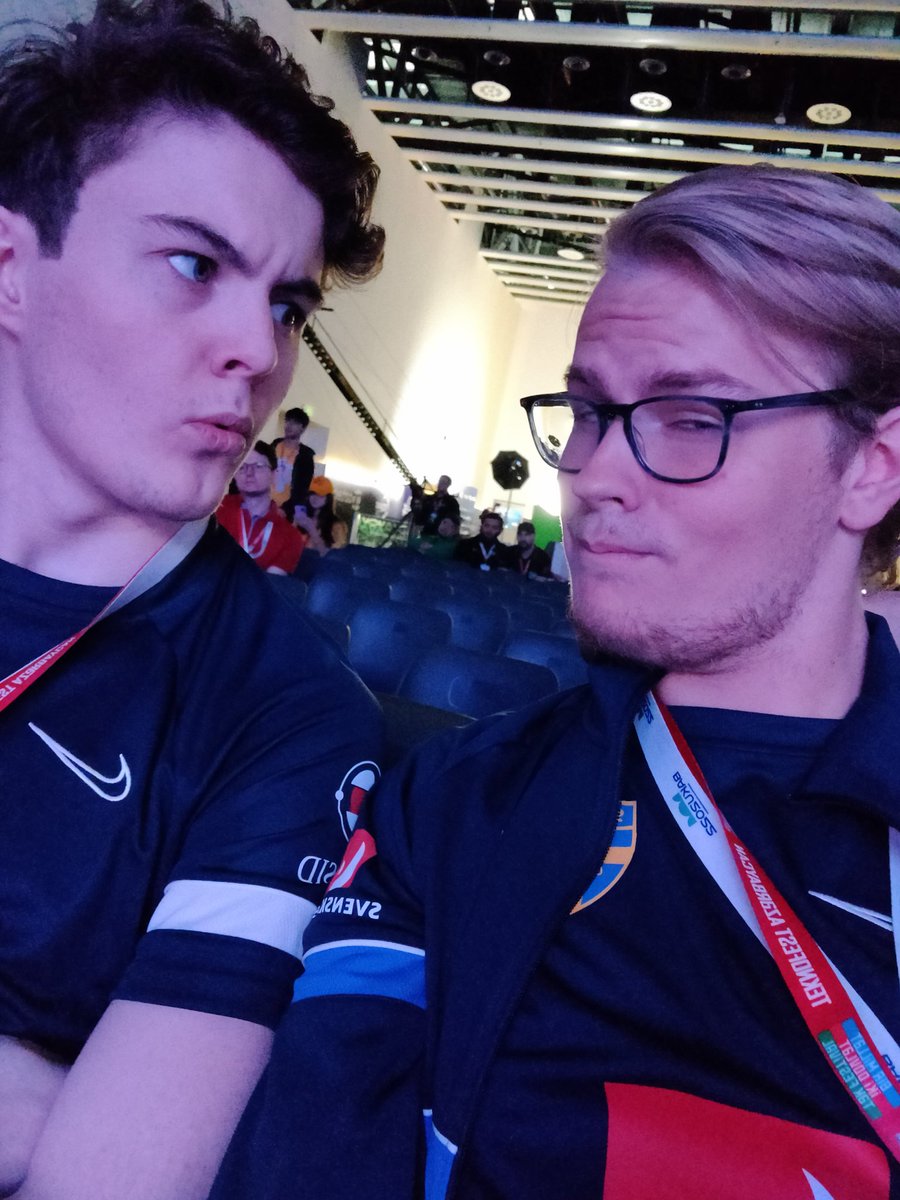 Lem0naZ's tweet photo. En otrolig första speldag för @svenskesport i Baku är nu avslutad!

Vi kammade hem 4/4 vinster i gruppspelet och går nu in i morgondagens slutspel som första seed från grupp A 💪

Dagens resultat:
🇸🇪 2 - 0 🇭🇺
🇸🇪 2 - 1 🇳🇱
🇸🇪 2 - 0 🇦🇿
🇸🇪 2 - 1 🇹🇷

Nu väntar middag &amp; intervjuer 🔥 https://t.co/F19kG7sw21