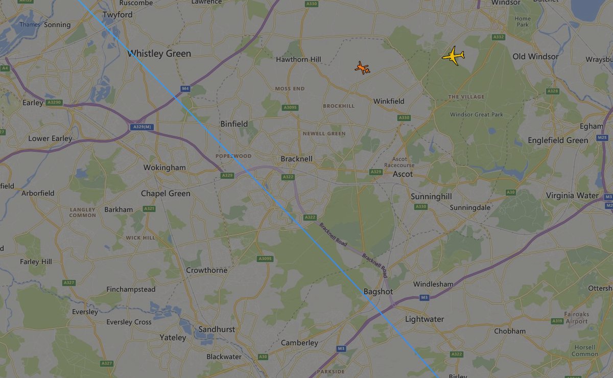 AboveBracknell's tweet image. D-INFO #DINFO: 1.3mi away heading SE, travelling 274mph @ 24000ft [#PIPER PA-31T CHEYENNE] [88 Tracked Flights @ 01:19:36 PM] #AboveBracknell #RG12 #RG42 #ADSB This is the first time I've seen this aircraft!