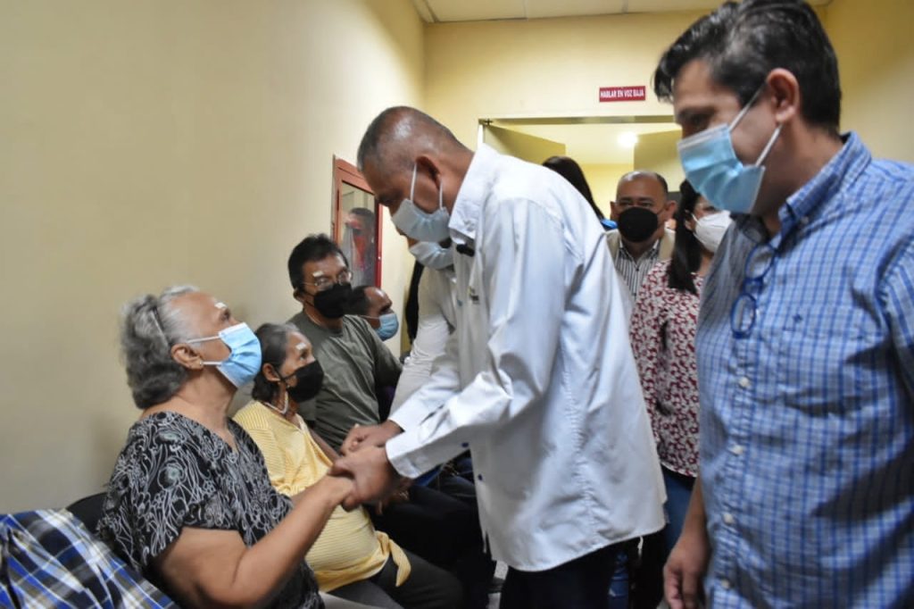SoyNuevaPrensa's tweet photo. I Jornada Quirúrgica de Cataratas en Hospital de #Trauma y Soporte Vital - https://t.co/hLRG5tBhl8
#SoyNuevaPrensa #SanFelix #Angelmarcano #Primeradama #Salud #Sportevital #Featured #Salud https://t.co/HLL5tx2vd7