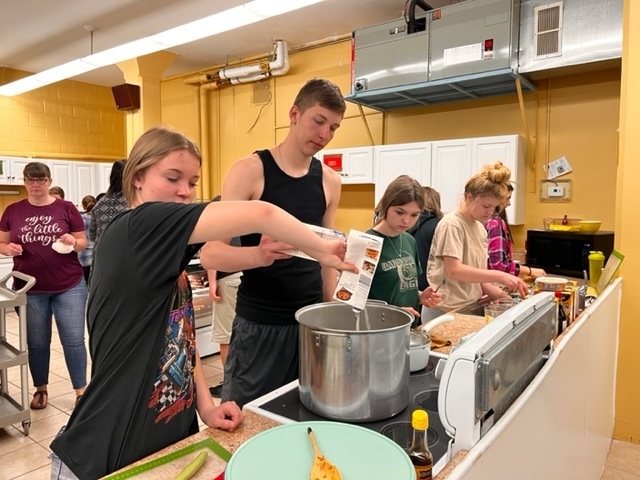 CentralCSD's tweet image. Students learned how to make vegetable stir fry, ramen &amp;amp; lo mein noodles, &amp;amp; Crab Rangoon on the last day of school.  They also cooked chicken, pork meatballs &amp;amp; learned how to use chopsticks!