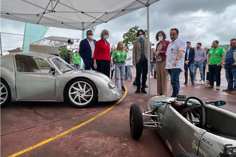 ✅ Alumnos del IES Los Remedios disputarán en el circuito de Assen, en Holanda, la ‘Shell Eco Marathon’ 

👉 Cuatro centros cántabros participan este domingo en San Sebastián en la quinta edición de la prueba de coches eléctricos ‘Euskelec’ 

ℹ️➡️ bit.ly/38ht5UX