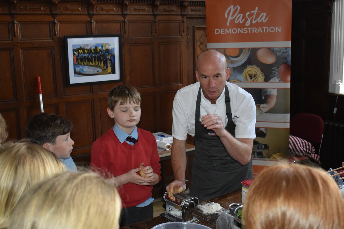 WateridgePete's tweet photo. Always fun teaching pasta @hatherop Castle @DamianBlake4 @bally1970 @holroydhowe #school catering https://t.co/U6Mn25FdeJ