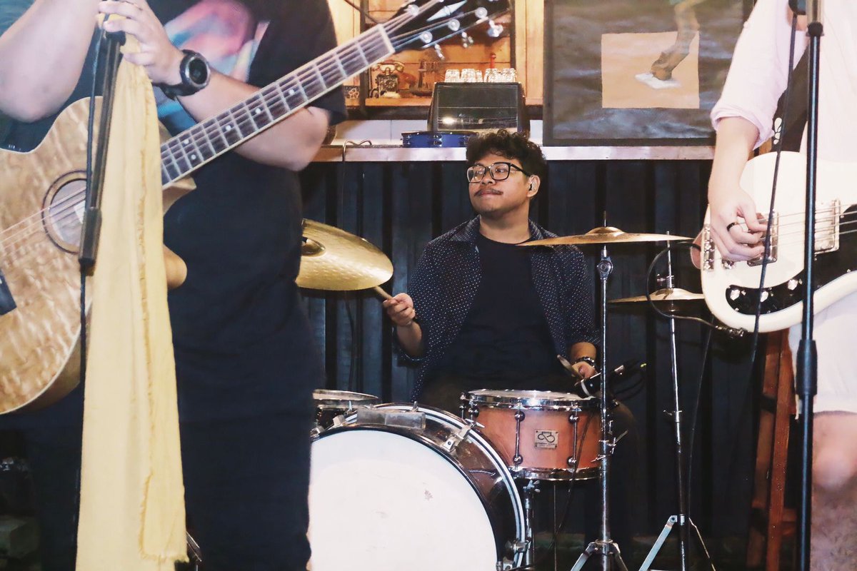 halunan_'s tweet photo. Kemeriahan Halunan Showcase di KoFi✨

Terima kasih banyak untuk seluruh dukungan &amp; antusiasme yang teman-teman berikan kepada kami. Jangan lupa dengarkan EP Live Session Halunan di kanal musik Spotify dan lainnya yaa!

#Halunan #EPLiveSession https://t.co/kojeGOyxl3
