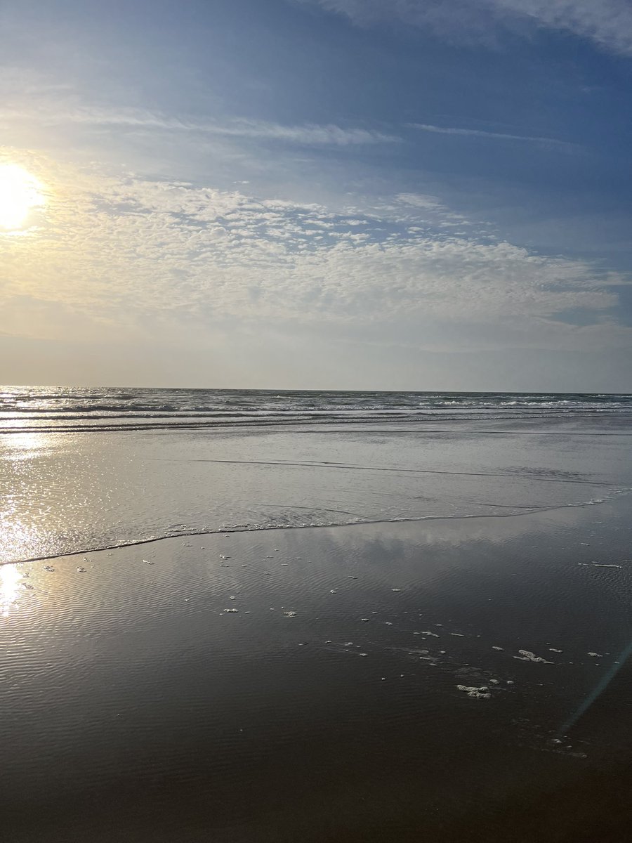 Bellexmorte1's tweet photo. Mid week beach walk! What an amazing way to refresh a busy week! https://t.co/kuUy4YH4NN