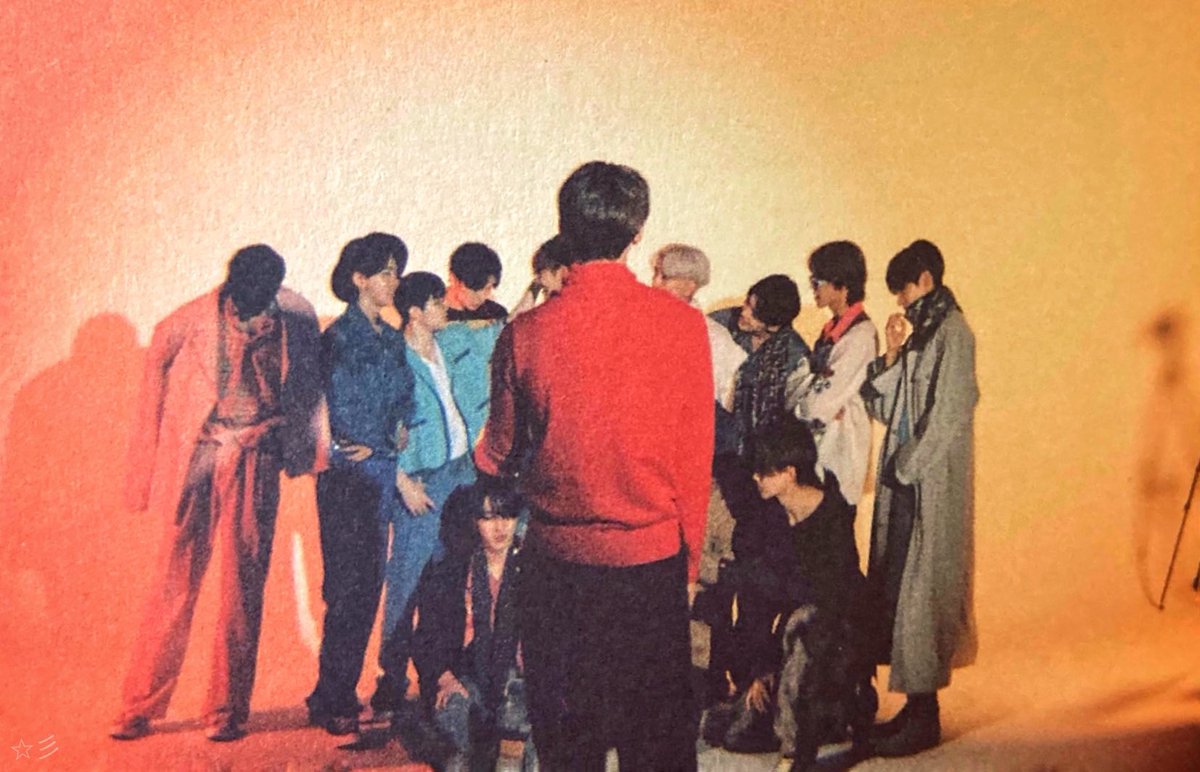 literarykpop's tweet image. Types Of People You Need To Hang On To

Molly Burford