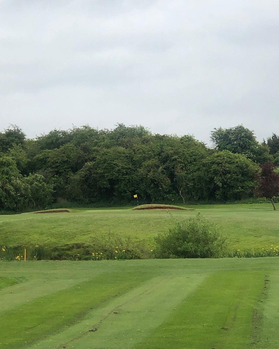 UllesthorpeGolf's tweet photo. Todays hole of the day is the par 3 10th here at UCGC. Playing either 178 yards worth of carry or a lengthy bump and run through the bunkers placed front left and right. One can either simply run to the next tee with par or left worried for the rest of the back 9. 👍🏻⛳️🏌🏼‍♂️🏌️‍♀️ https://t.co/4sqgRwfDXv