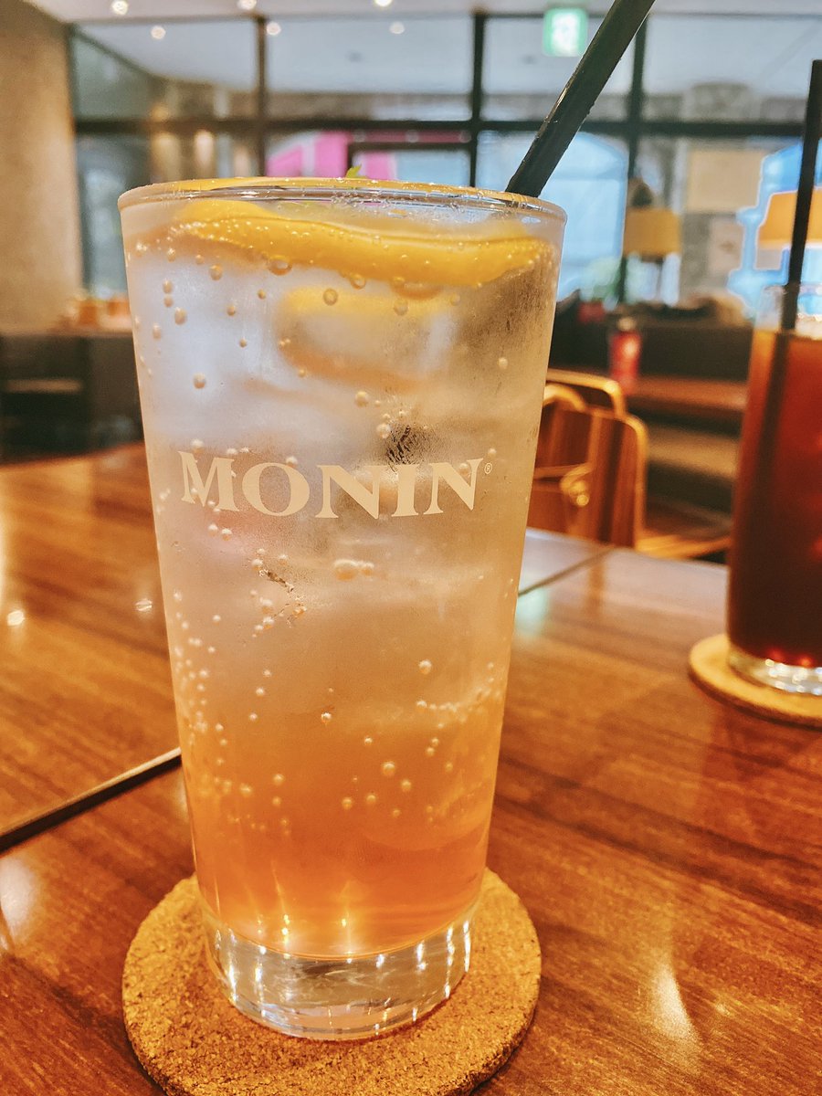 michirukkb's tweet photo. Cafe SWITCHの「さくらレモネードスカッシュ」
すごい暑かったので、スカッシュ系に心惹かれたきのうのティータイム
レモンスカッシュとはまた違う濃厚なレモネードの味わいが沁みて、見た目の美しさも涼を誘う一品でした
#カフェスイッチ
#CafeSWITCH
#熊本 https://t.co/XzVIyqBU2v