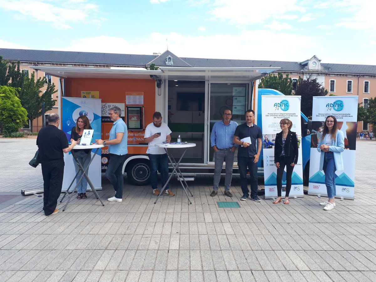 [🔴En direct] #Recrutement #accompagnement #handicap 
@polemploiseynod avec <a href="/MLJBA74/">MLJBA</a>  place de Menthon à #annecy aux côtés de #ADIMC et du #CentreArthurLavy qui recrutent.
Venez nombreux