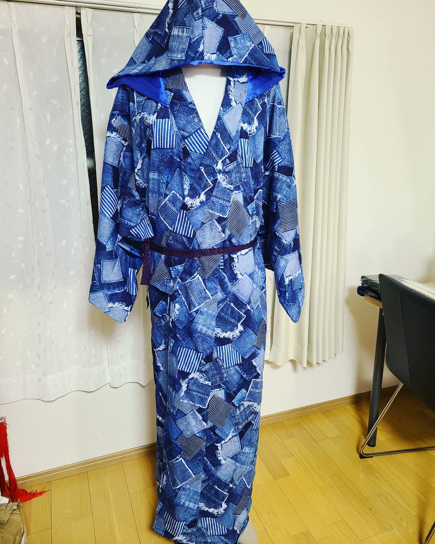A232】男着物 桜 刀 琵琶 鼓 ラメ グラデーション 水色 桃色