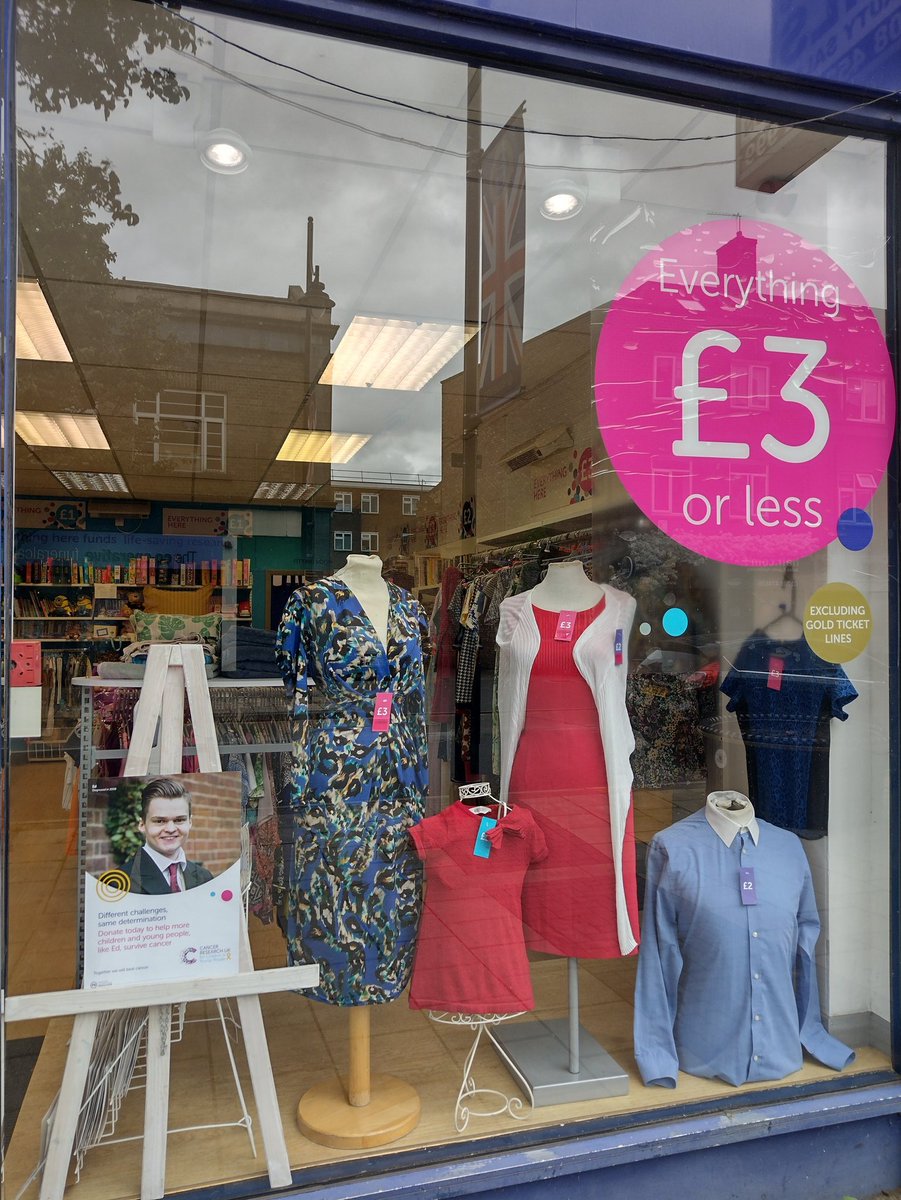 ElmParkShop's tweet photo. Patriotic Colours. What do you think? ❤️ 💙 🤍
#cruk #JubileeCelebration #JubileeWeekend #patrioticcolours https://t.co/tbTqd6QgcO