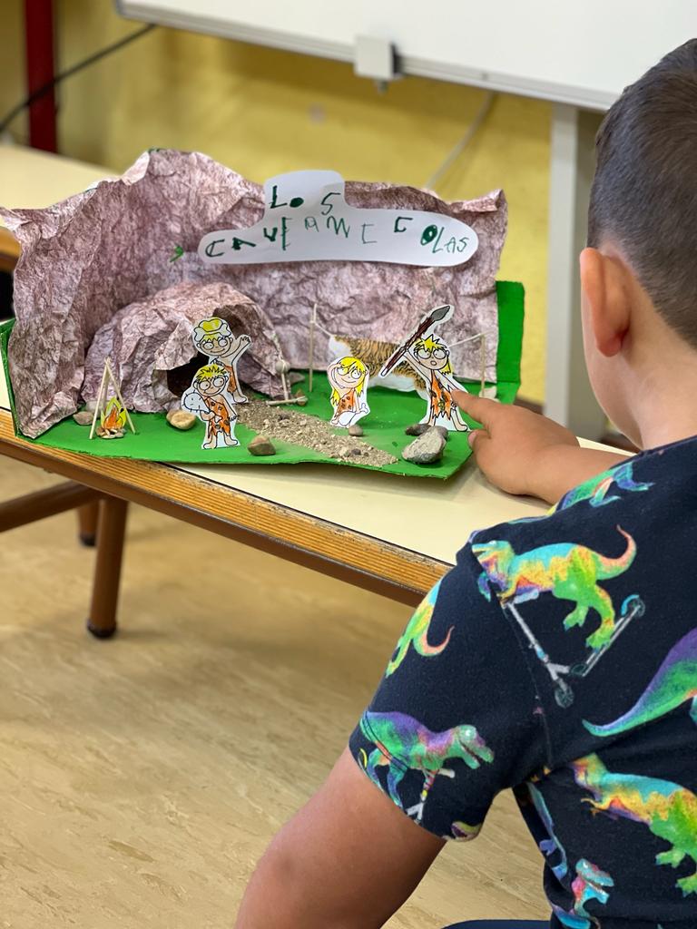 LDV_Fuenlabrada's tweet photo. También os enseñamos las cosas tan chulas sobre la Prehistoria que estamos trayendo a clase...
¡Graciasfamilias! 😍
#educacioninfantil #4años #proyectoprehistoria https://t.co/HILIfJu9pp