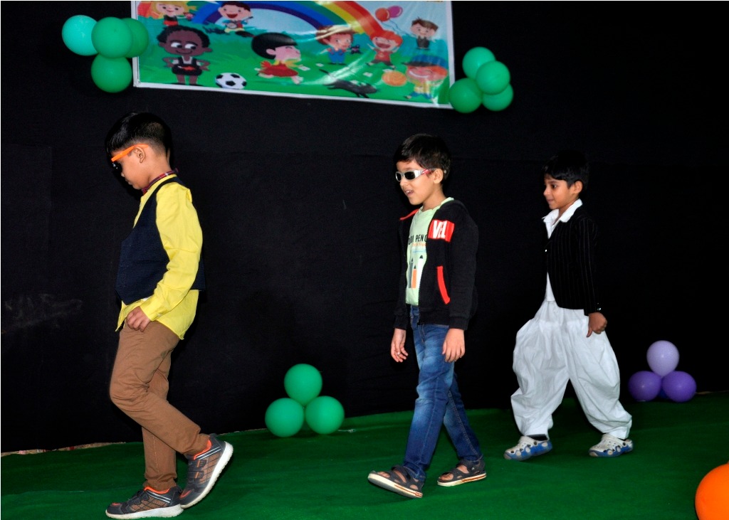 club_cuttack's tweet photo. Children's day was celebrated followed by Magic show in CUTTACK CLUB on 14th Nov 2021 and awarded prizes to all the winners and participants.
.
.
#children #ChildrensDay #ChildrensDay2021 #childrensdaycelebration #funny #MagicShow #magic #entertainment #cuttackclub #Cuttack https://t.co/tI36qaSE9O