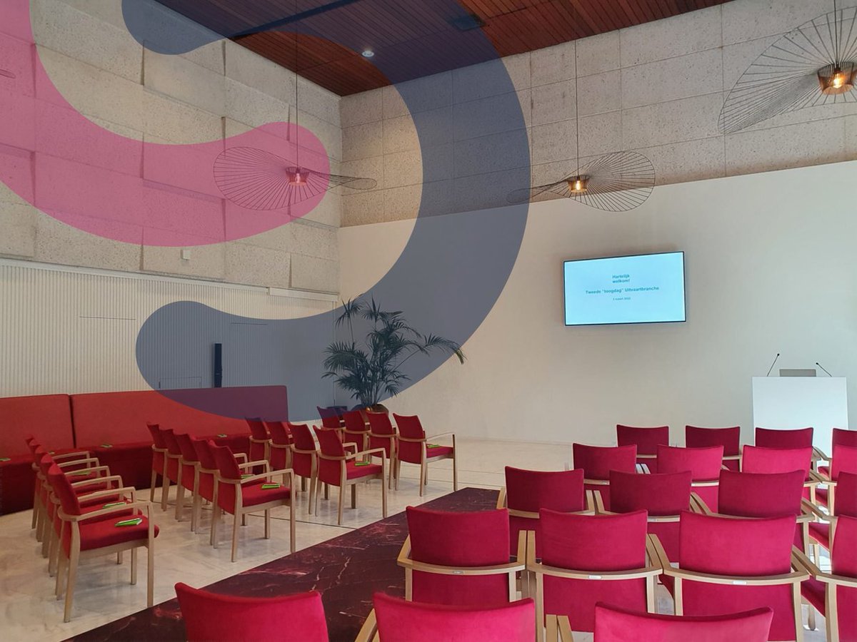 Een throwback naar begin maart. Wij waren aanwezig bij de drie toogdagen van de uitvaartbranche, waarbij zij met elkaar spraken over de opzet van een gezamenlijke koepelorganisatie. Wij schreven de samenvatting!

#communicatieschakel #communicatieadviseur #tekstschrijver