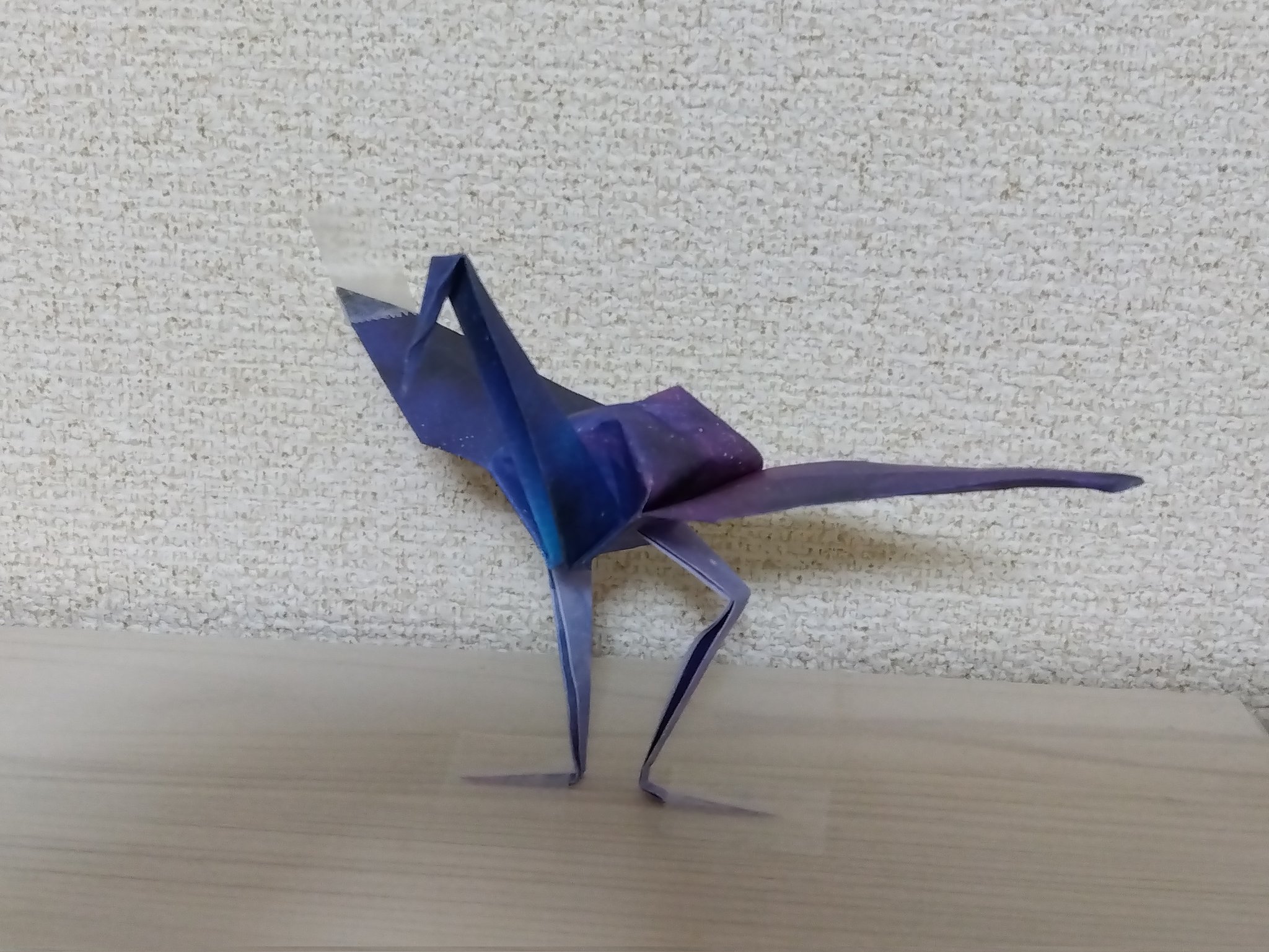 パンコスター 足のついた鶴を作ってみました なんか おもしろい 待ち合わせをしているようにも見えます 折り紙 鶴 Origami Crane T Co 26rffchf Twitter