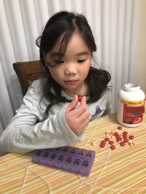 ON_Poison's tweet photo. #ChildResistantLids are not #ChildProof
ALWAYS store medications in locked cupboard or lockbox!
Pills 💊 can look like candy 🍬 to kids
Call if ingested
1-800-268-9017
#PreventPoison https://t.co/8dgsZt7vpo