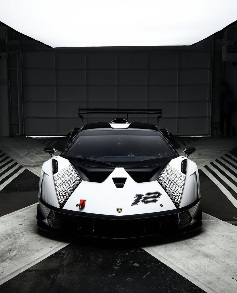 LuxuryCars365's tweet photo. Lamborghini Essenza SCV12 🔥 https://t.co/kEsXyyaw21