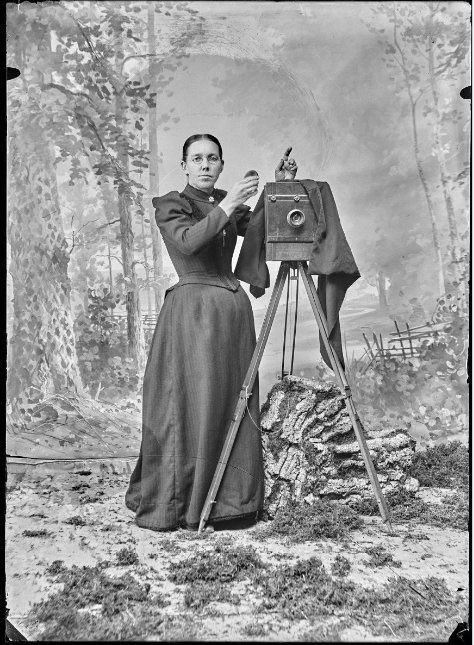 Da ist es, das neue online Portal, gefüllt mit kulturellen Schätzen aus der Zentralschweiz. 🤩 #ZentralGut ist ab heute online und steht für euch zum entdecken und selber mitmachen bereit. ➡️ zhbluzern.ch/home/kulturgut…