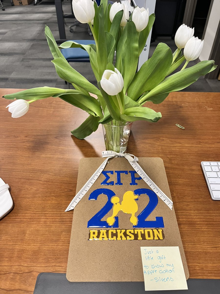 TAGMsRackston's tweet photo. Walked into to the most thoughtful gifts for my team and I from @ittybittyspedu 😍🐩🐸🦍 🦜@SharpeSystems @TAGstrategist THANK YOU @APSTAGAcademy #thejilproject https://t.co/zPK0ImfGAY