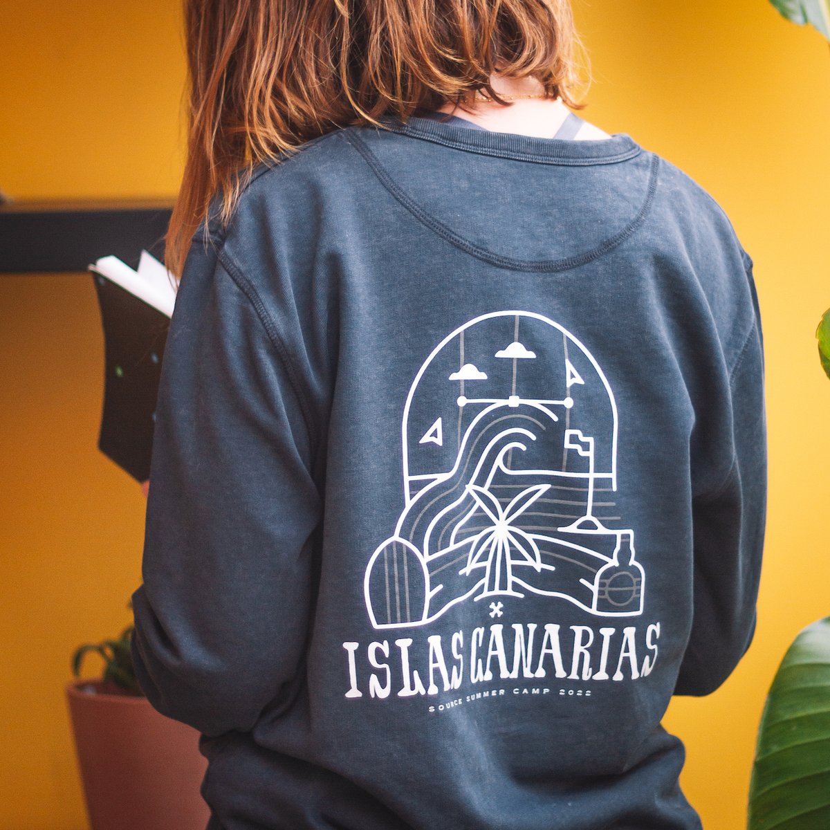 😎 Our unofficial 2022 outfit!

Every year, we make customized gear for our team members &amp; partners.

This time, it’s a comfy, vintage-looking &amp; eco-friendly sweatshirt, with beautiful custom design in the back.

🌴 And yes… We’re going to the Canaries for our summer camp!