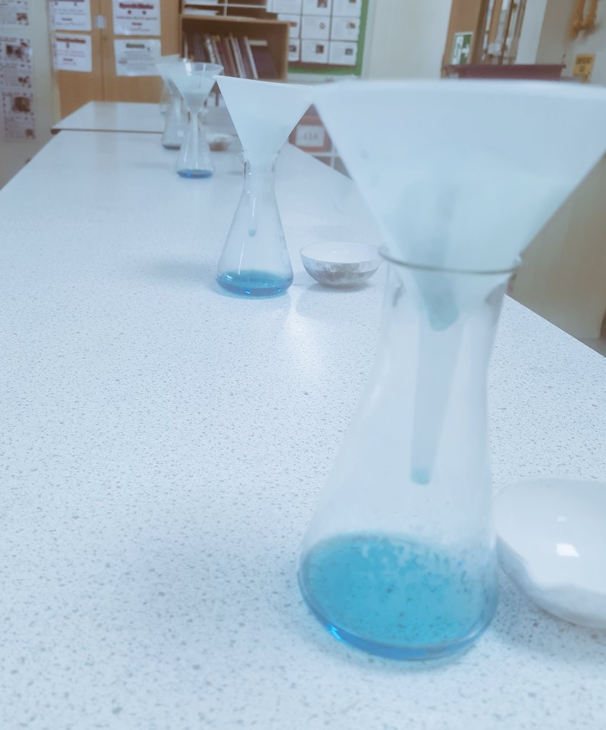 MHS_Science_'s tweet photo. Well done to Year 9 doing intervention lesson on making copper sulphate crystals #crystalisation https://t.co/HC95IktYfn