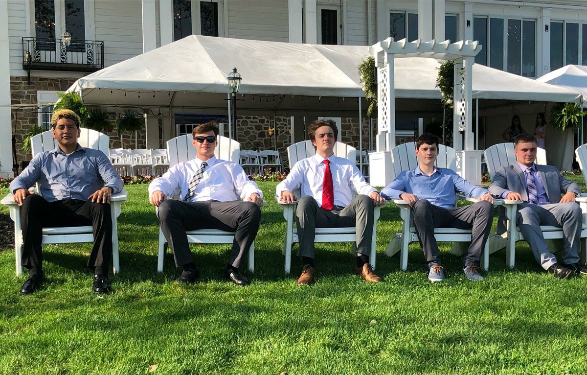 Kolbe_Academy's tweet photo. Scenes from SProm...what a great night of friendship, food and fun! #RecoverSucceedTransform #SaintsandScholars https://t.co/7uq0PZ80b9