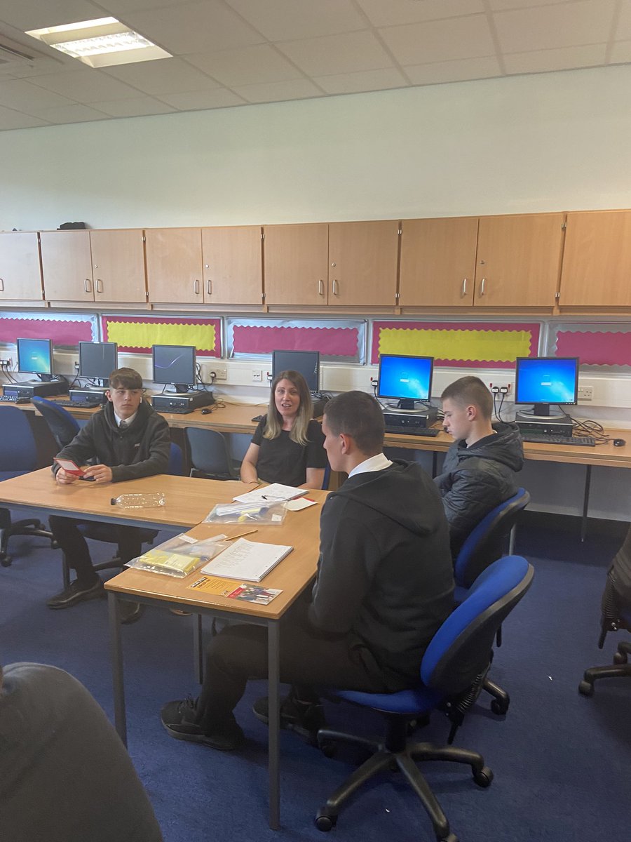 FalkirkHigh's tweet photo. Great to have @goyouthtrust present and engage with our S4 ‘Connect with Careers’ programme! Finding out about Team, mentoring, PX2 and summer activity programmes they offer #frameworkforlearning #promotethepathways #weareFHS https://t.co/wBAwpVrmiR