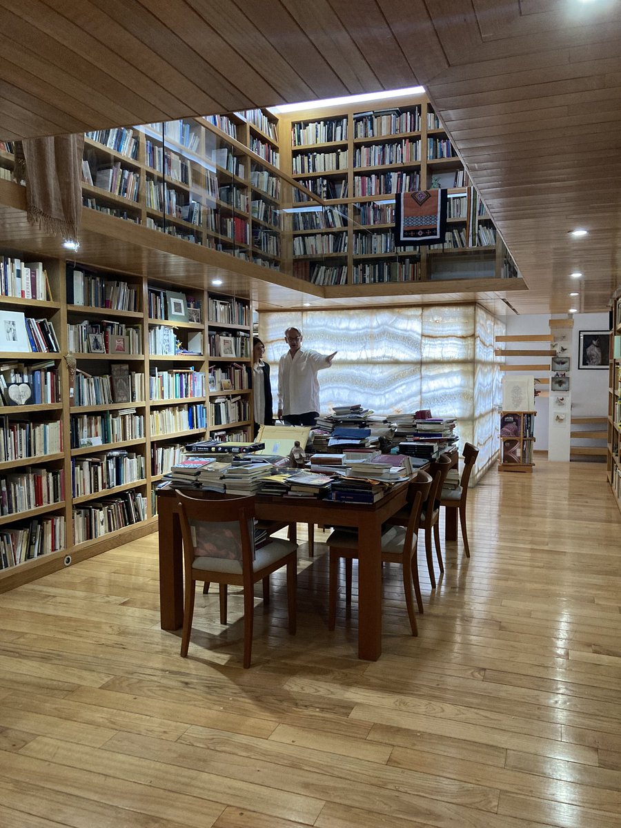 Ayer fui con Val al Aleph donde imagina y escribe <a href="/AlbertoRuy/">Alberto RUY-SÁNCHEZ</a> ❤️.