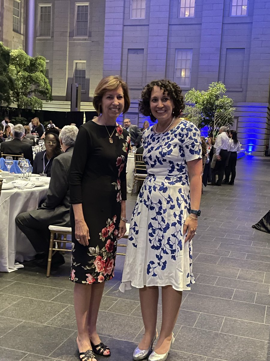 Astro_Ellen's tweet photo. I so enjoyed speaking for and meeting with many of the awardees of the Presidential Awards for Excellence in Math and Science Teaching and Mentoring.  Special thanks to colleague @NSF COO Karen Marrongelle who introduced me! #paemst #paesmem https://t.co/iktTUXiwPv